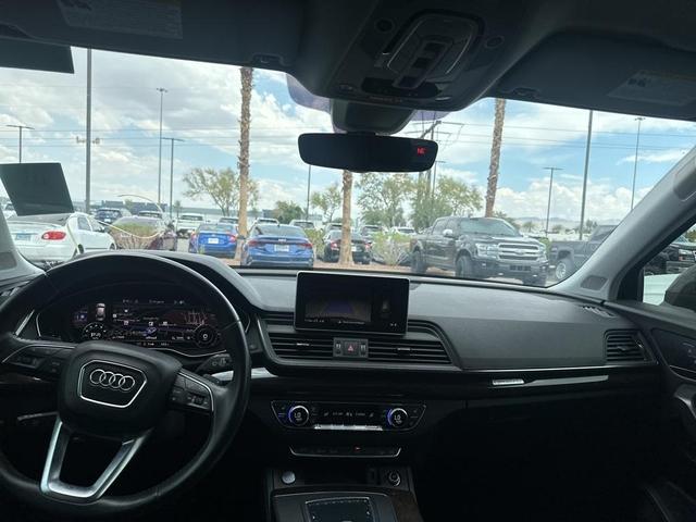 Photo of 2019 Manhattan Gray Metallic Audi Q5