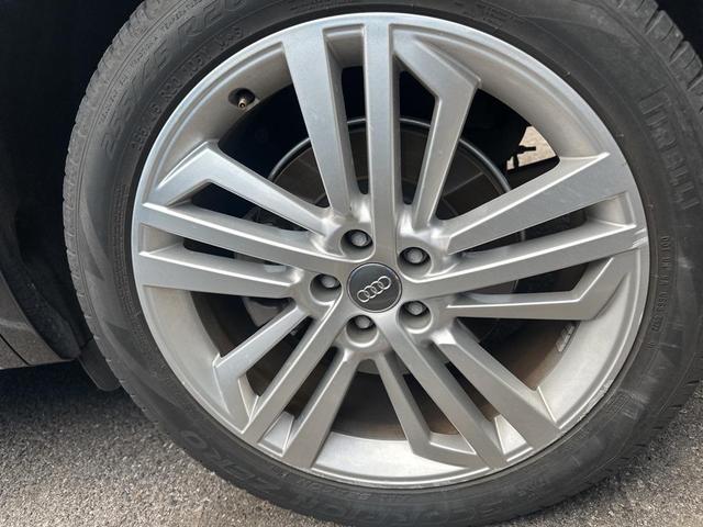 Photo of 2019 Manhattan Gray Metallic Audi Q5