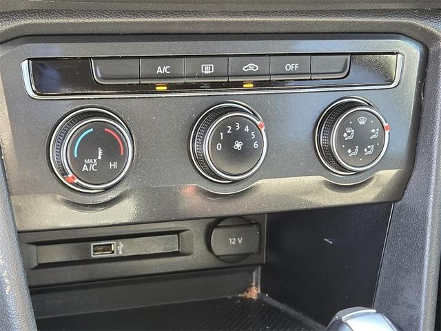 Photo of 2019 Deep Black Pearl Effect Volkswagen Tiguan