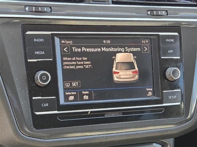 Photo of 2019 Deep Black Pearl Effect Volkswagen Tiguan