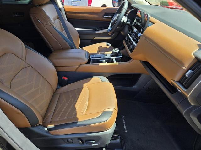 Photo of 2025 Black Nissan Pathfinder