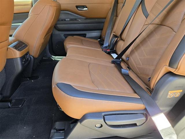 Photo of 2025 Black Nissan Pathfinder