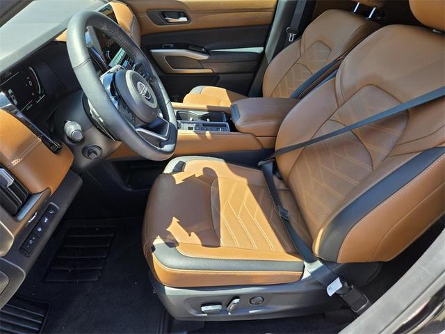 Photo of 2025 Black Nissan Pathfinder