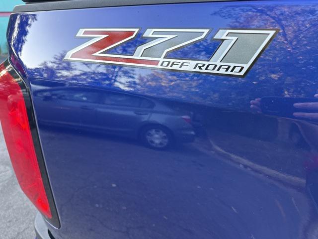 Photo of 2016 Laser Blue Chevrolet Colorado