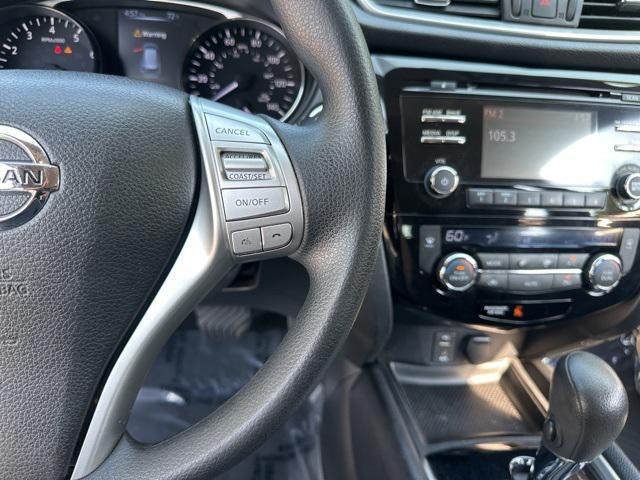 Photo of 2016 Arctic Blue Metallic Nissan Rogue