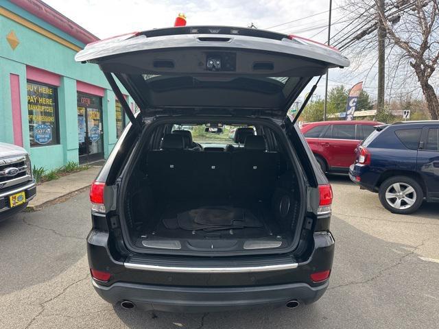 Photo of 2014 Brilliant Black Crystal Pearlcoat Jeep Grand Cherokee