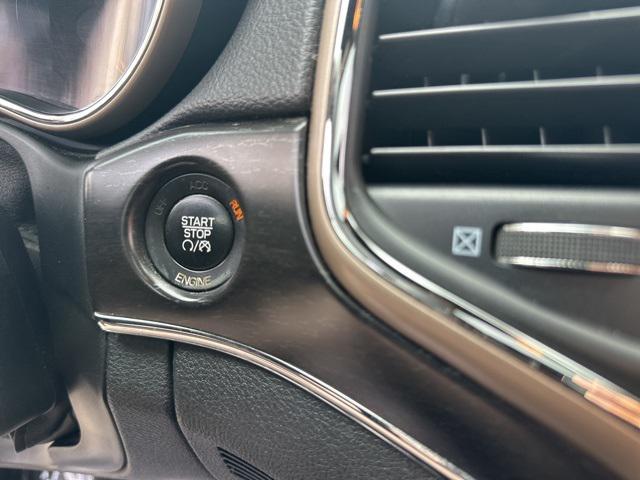 Photo of 2014 Brilliant Black Crystal Pearlcoat Jeep Grand Cherokee