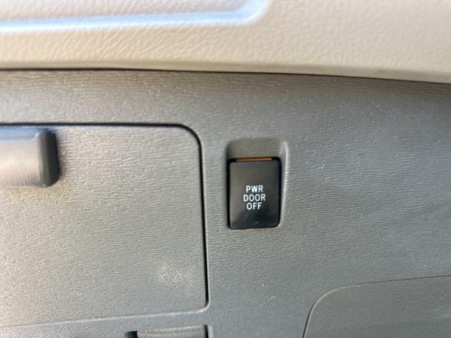 Photo of 2018 Salsa Red Pearl Toyota Sienna