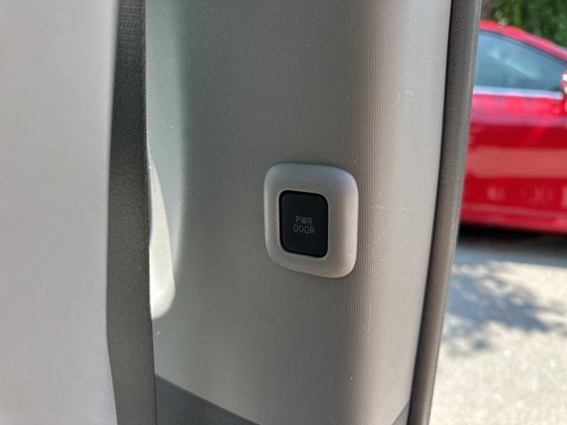 Photo of 2018 Salsa Red Pearl Toyota Sienna