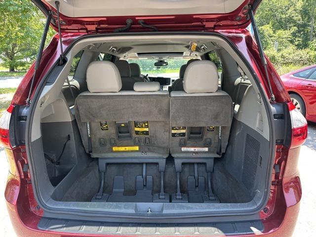 Photo of 2018 Salsa Red Pearl Toyota Sienna