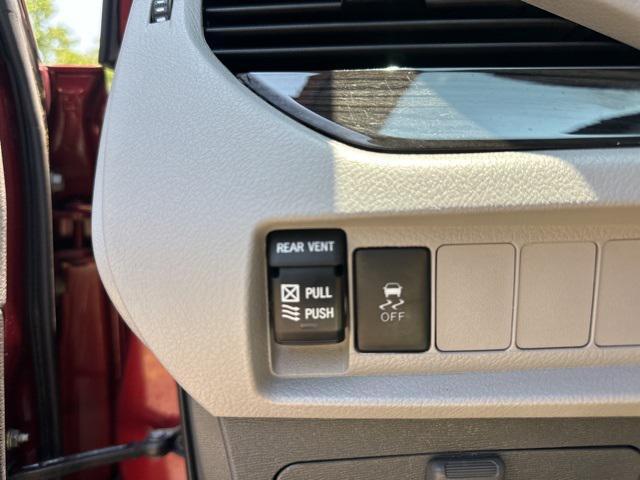 Photo of 2018 Salsa Red Pearl Toyota Sienna