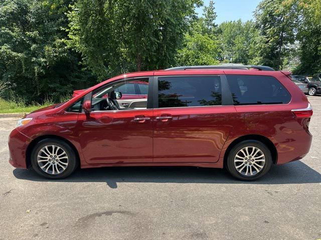 Photo of 2018 Salsa Red Pearl Toyota Sienna