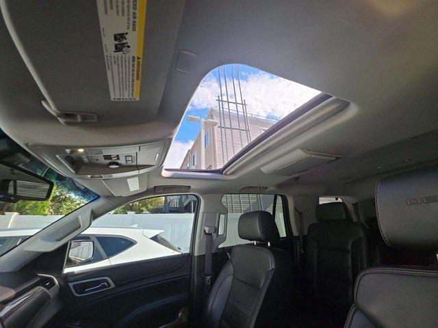 Photo of 2017 Black Cherry Metallic GMC Yukon