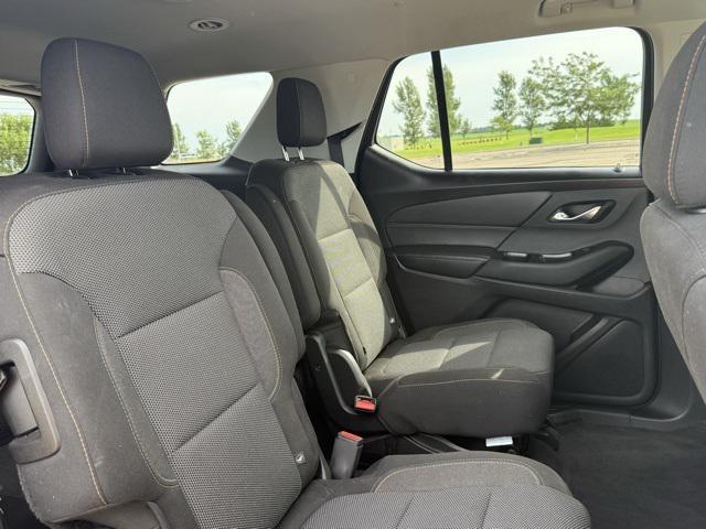 Photo of 2018 Graphite Metallic Chevrolet Traverse