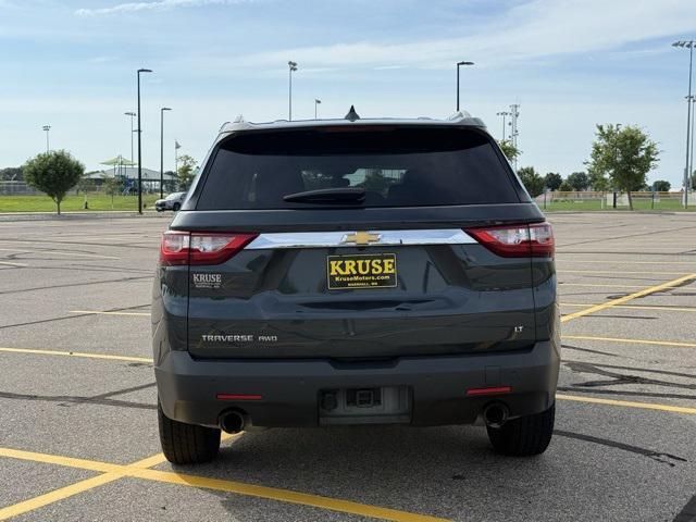 Photo of 2018 Graphite Metallic Chevrolet Traverse