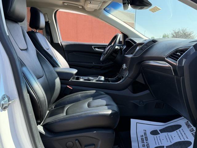 Photo of 2020 Star White Metallic Tri-Coat Ford Edge