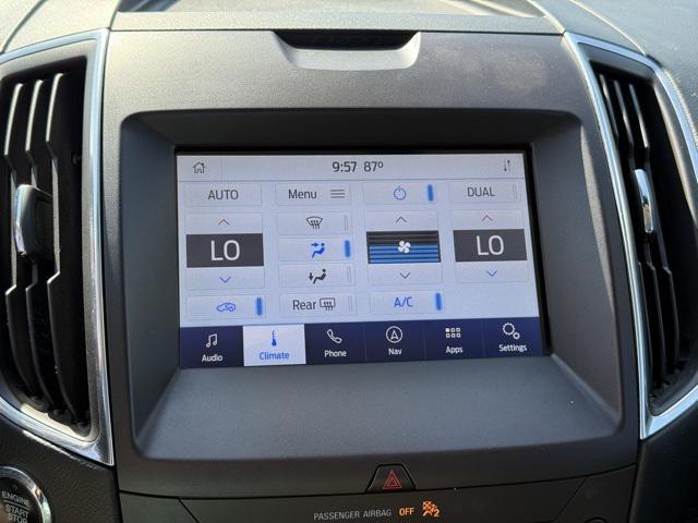 Photo of 2020 Star White Metallic Tri-Coat Ford Edge