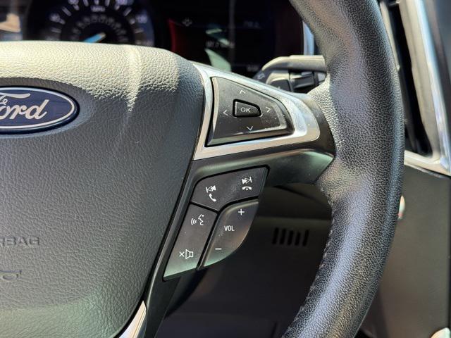 Photo of 2020 Star White Metallic Tri-Coat Ford Edge