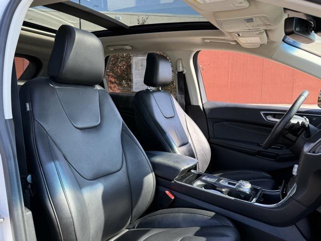 Photo of 2020 Star White Metallic Tri-Coat Ford Edge