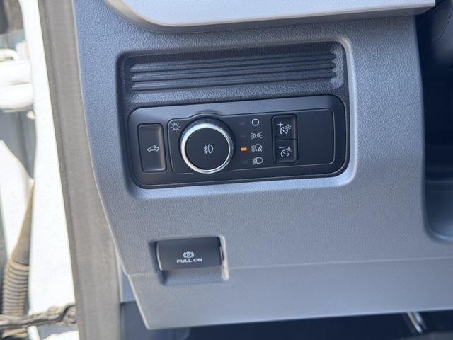 Photo of 2023 Oxford White Ford F-350
