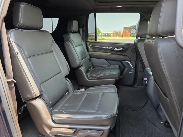 Photo of 2022 Midnight Blue Metallic GMC Yukon XL