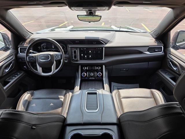 Photo of 2022 Midnight Blue Metallic GMC Yukon XL
