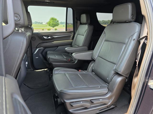 Photo of 2022 Midnight Blue Metallic GMC Yukon XL