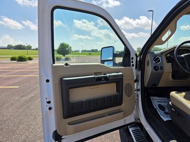 Photo of 2012 White Platinum Metallic Tri-Coat Ford F-350