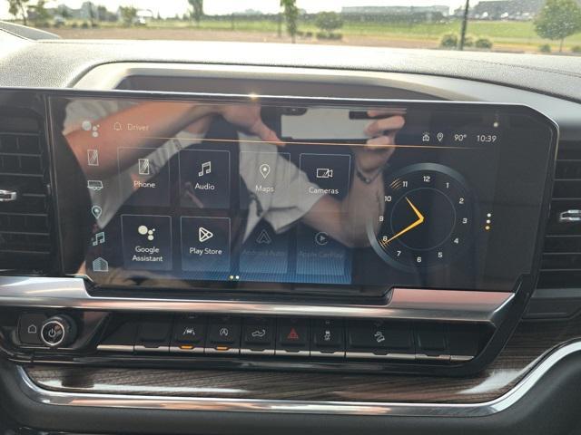 Photo of 2023 Black Chevrolet Silverado 1500