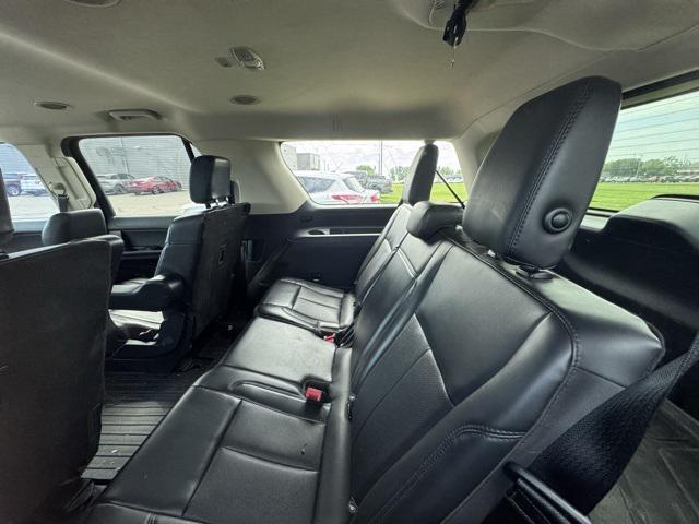 Photo of 2022 Iconic Silver Metallic Ford Expedition Max