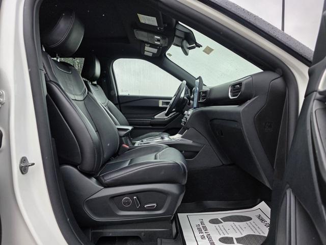 Photo of 2020 Star White Metallic Tri-Coat Ford Explorer