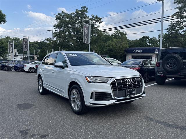 Photo of 2023 Glacier White Audi Q7