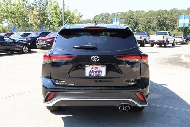 Photo of 2024 Black Toyota Highlander