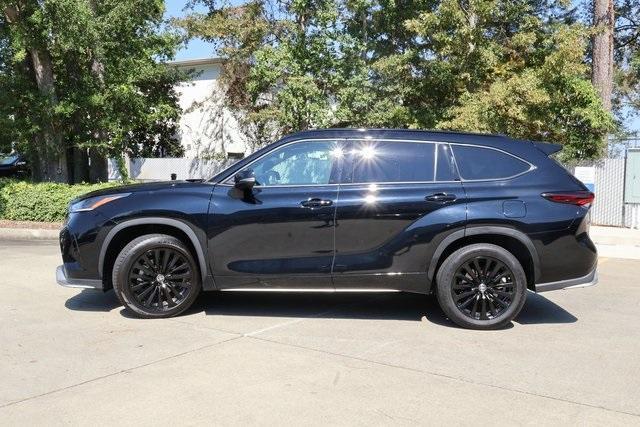 Photo of 2024 Black Toyota Highlander