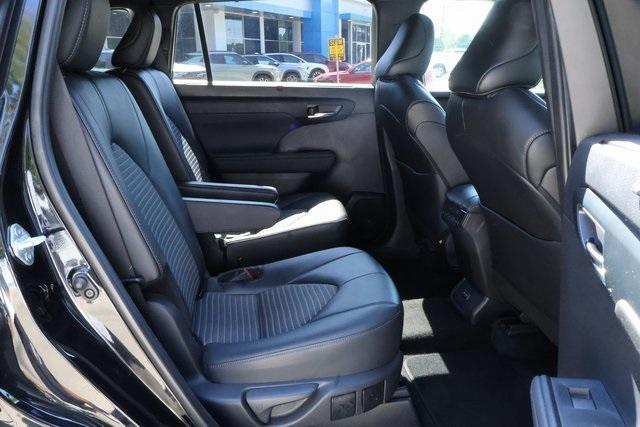 Photo of 2024 Black Toyota Highlander