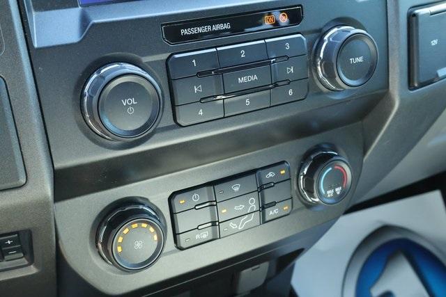 Photo of 2022 Oxford White Ford F-250