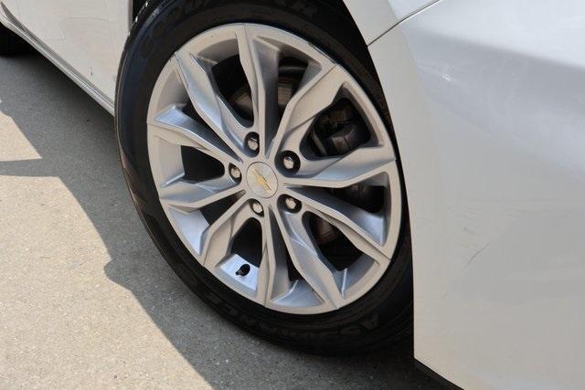 Photo of 2023 Summit White Chevrolet Malibu