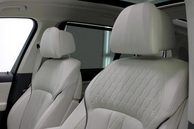 Photo of 2019 Blue BMW X7