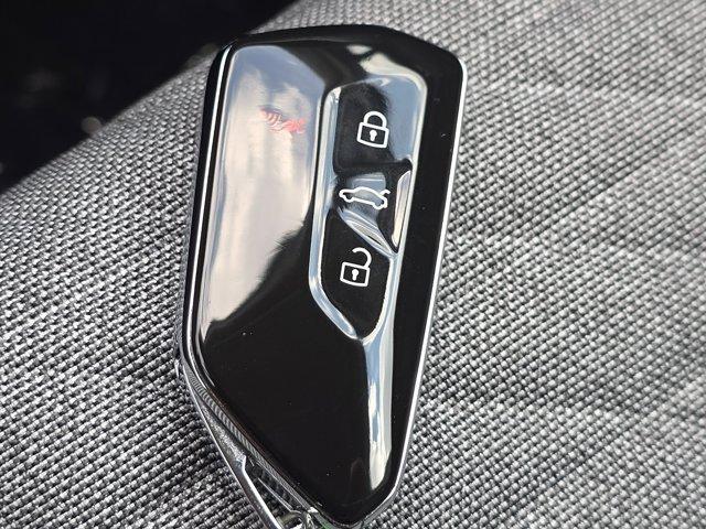 Photo of 2025 Pure White Volkswagen Tiguan