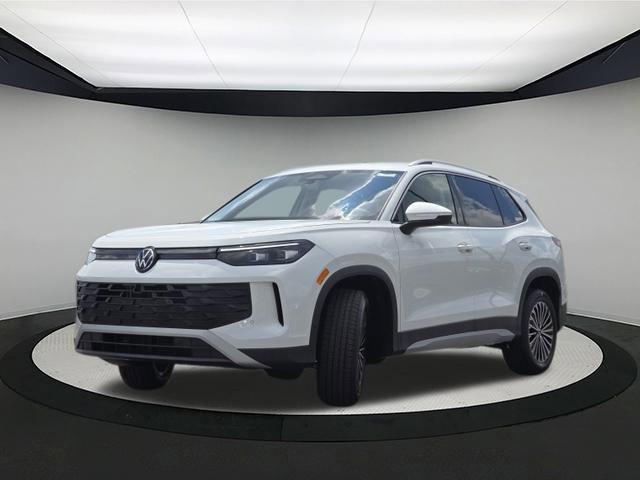 Photo of 2025 Pure White Volkswagen Tiguan