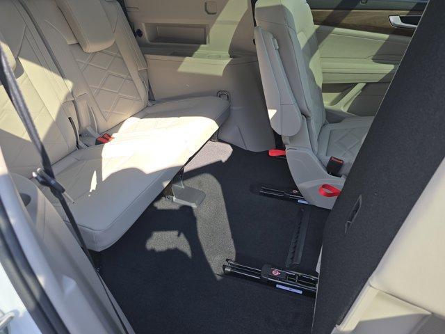 Photo of 2026 Opal White Pearl Volkswagen Atlas
