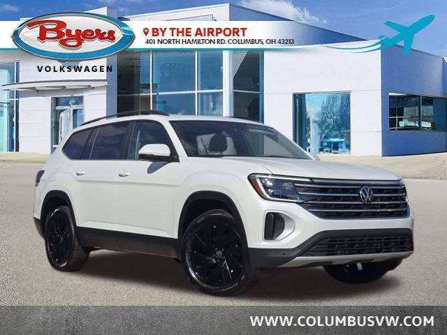 Photo of 2026 Opal White Pearl Volkswagen Atlas