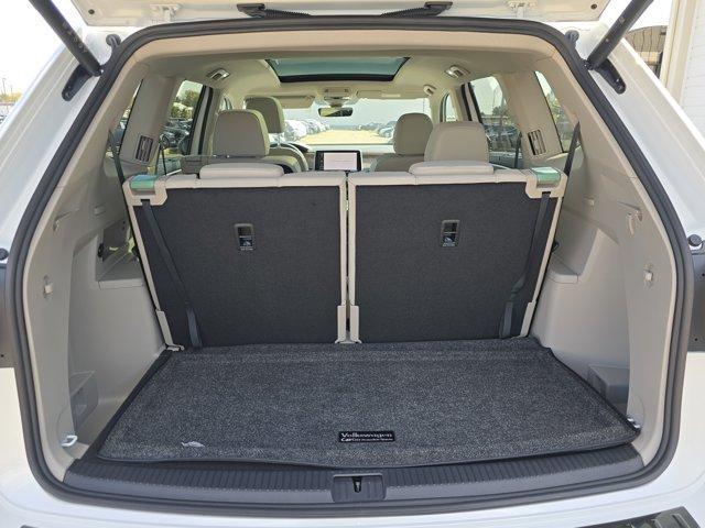Photo of 2026 Opal White Pearl Volkswagen Atlas