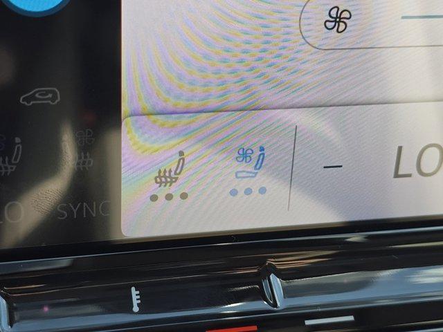 Photo of 2026 Opal White Pearl Volkswagen Atlas