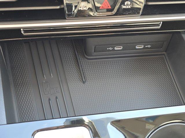 Photo of 2026 Opal White Pearl Volkswagen Atlas
