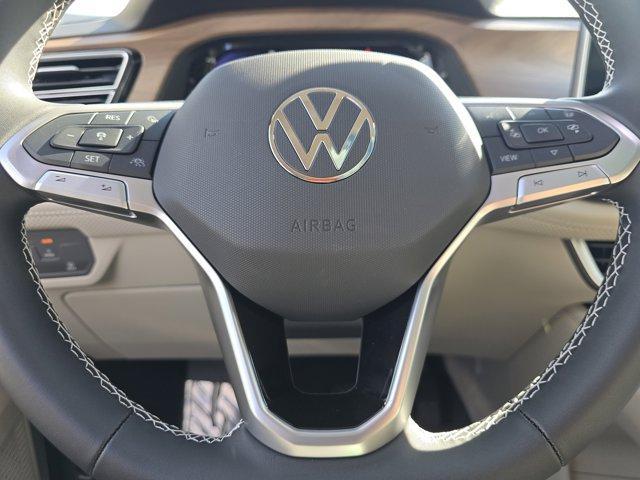 Photo of 2026 Opal White Pearl Volkswagen Atlas