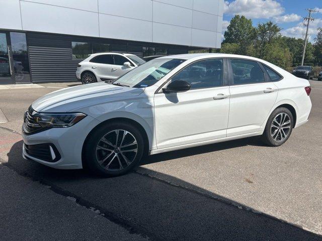Photo of 2022 Pure White Volkswagen Jetta