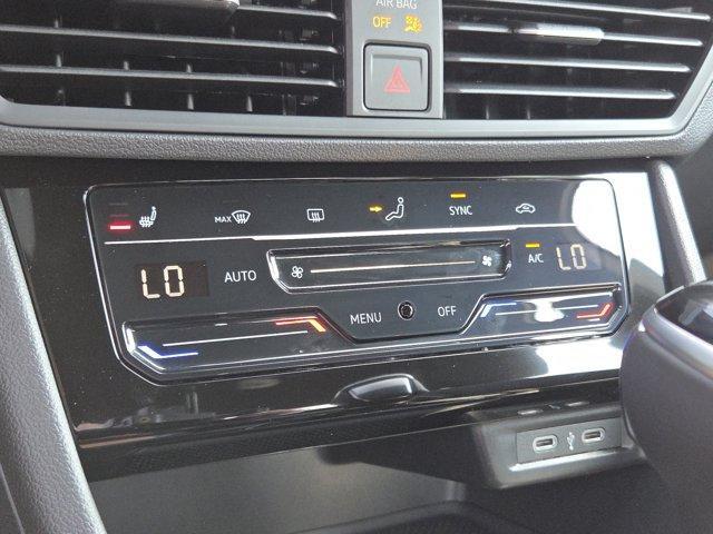 Photo of 2025 Pure White Volkswagen Jetta