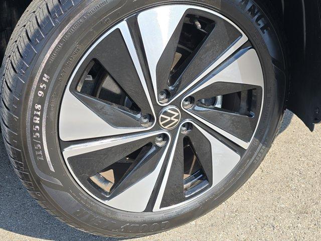 Photo of 2023 Deep Black Pearl Effect Volkswagen Taos