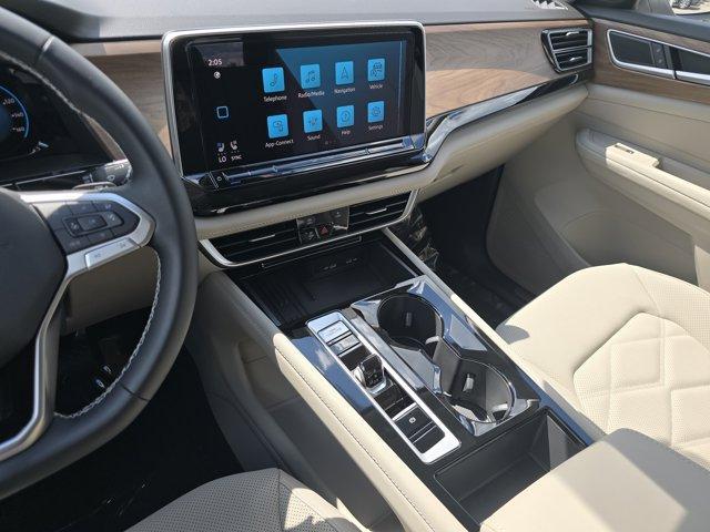 Photo of 2026 Opal White Pearl Volkswagen Atlas